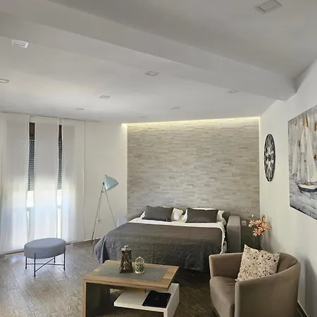 Apartment Elena 2 *