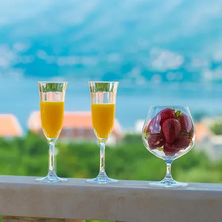 Elena 2 Cavtat