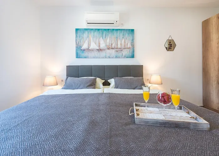 Elena 2 察夫塔特