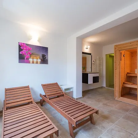 Elena 2 Apartment