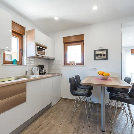 Apartment Elena 2